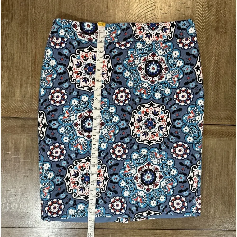 Ann Taylor LOFT Blue Floral Medallion Pencil Skirt Women’s Size 6 Lined Zip Up